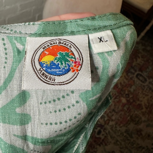 Hawaii Makai Beach Vintage Hawaii Lightweight Green Leaf Tank Top - Picture 8 of 8